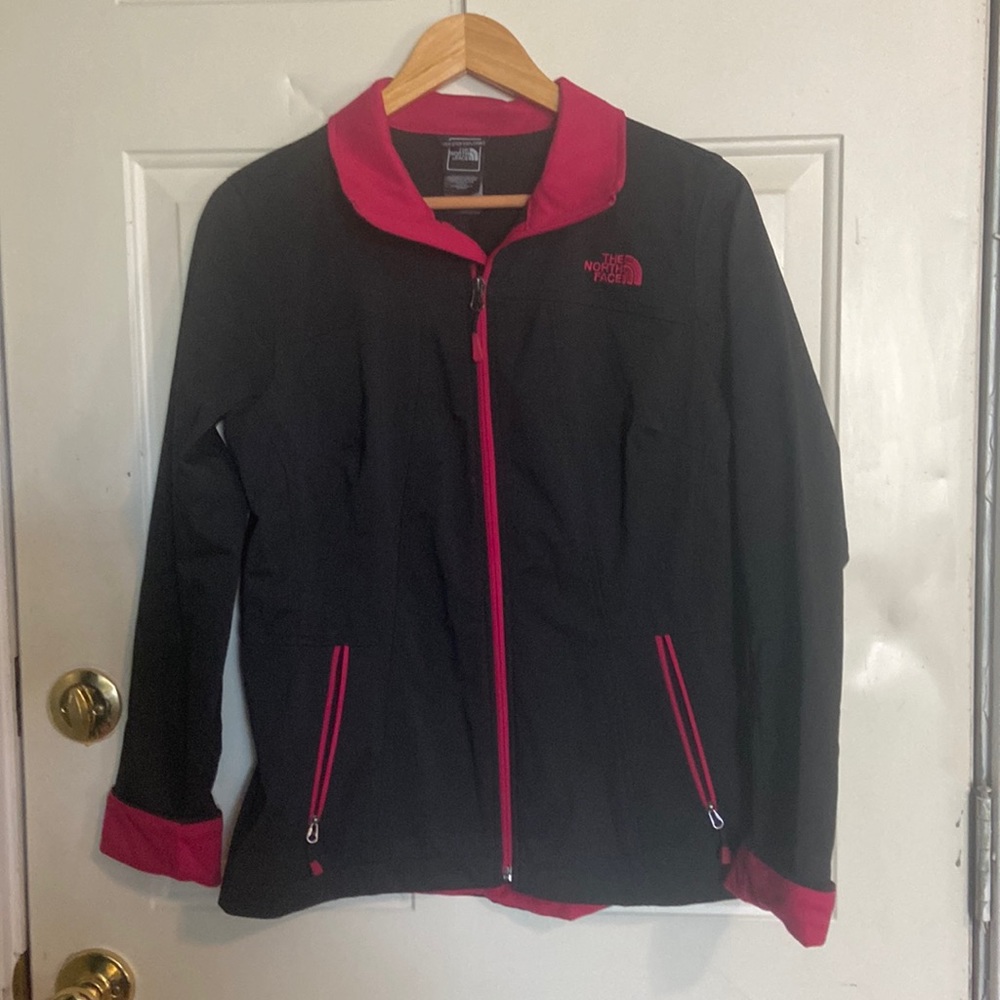The NorthFace Women’s lightweight coat.